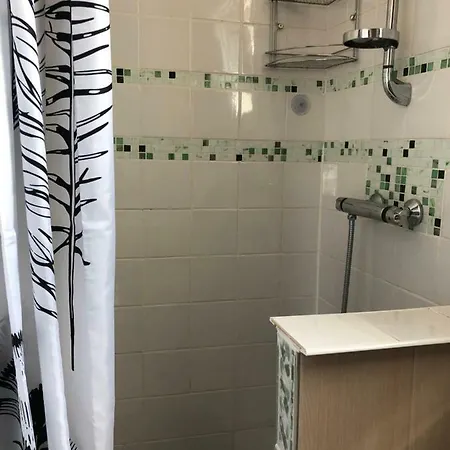 Apartment Sous Le Toit Pres De La Cathedrale St.pierre *